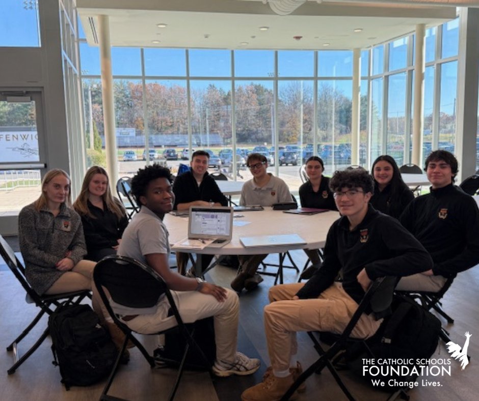 csf_boston's tweet image. Celebrating our amazing seniors at Bishop Fenwick as they join the CSF Alumni Network! 🎓 We shared tips on networking and using LinkedIn. #CSFScholars #CSFAlumni #NextChapter #Networking #LinkedIn #CatholicEducation #FutureLeaders