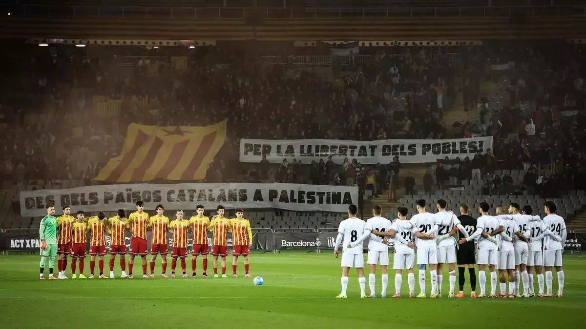 noncasadevall's tweet image. DOS EQUIPS, UN SOL BÀNDOL

Els Països Catalans amb Palestina.