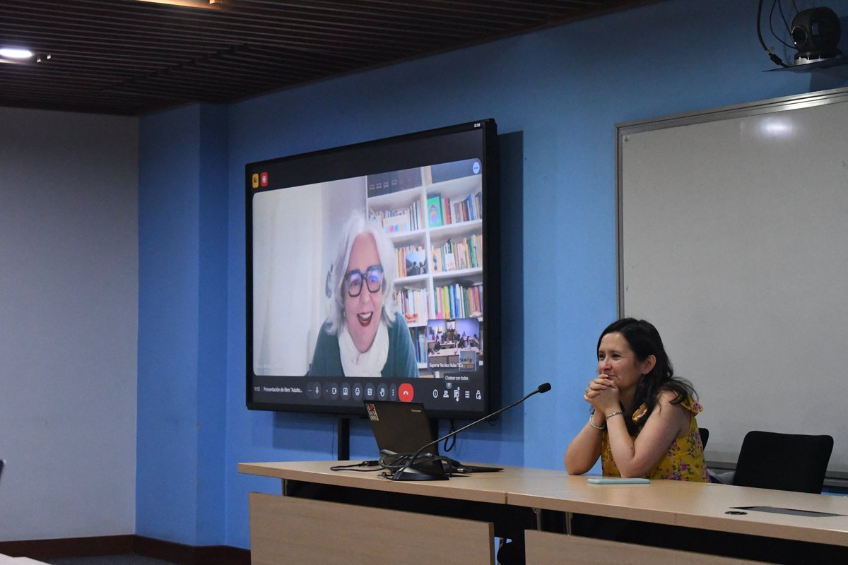 📸Les compartimos algunos momentos de la presentación del libro "Adultocentrismo" con la participación de sus autores: Santi Morales y Marta Martínez Muñoz. 📢

👨‍🏫👨‍🏫 Organizado con el Semillero de Niñeces y Juventudes.

<a href="/UNALOficial/">Universidad Nacional de Colombia</a> 
<a href="/BogotaUNAL/">Sede Bogotá - Universidad Nacional de Colombia</a> 
<a href="/humanasunal/">Facultad de Ciencias Humanas</a> 
<a href="/unal_ces/">Centro de Estudios Sociales-CES</a>