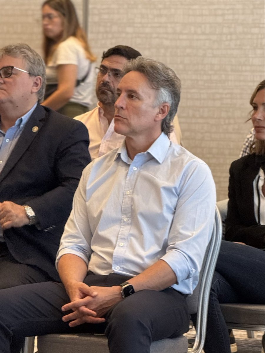 arielbaez's tweet image. Seguimos impulsando una visión de futuro donde la articulación público–privada sea el motor del crecimiento🚀

Hoy visitamos el Distrito Boulevard y sus instalaciones, un espacio que muestra cómo el turismo, la gastronomía y el trabajo se potencian cuando todo se conecta.…