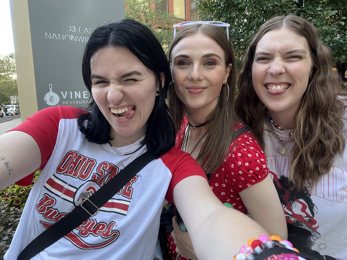 hailey ⁴⊬★🪩🎱 tweet media