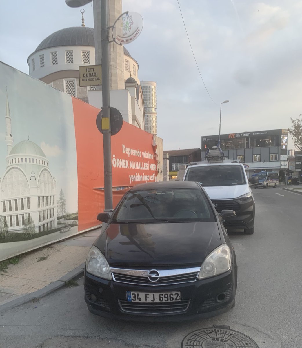 Ataşehir Örnek Mah. Yunusemre Cad üzerinde Kadem Öğrenci Yurdu otobüs durağı önüne 34 FJ 6962 plakalı araç yaklaştı kafamla durak tabelasını gösterdim umrunda olmadı dağdan gelmişti cezası var mıdır? ⁦<a href="/TrafikEgm/">EGM Trafik Başkanlığı</a>⁩ ⁦<a href="/TC_istanbul/">TC İstanbul Valiliği</a>⁩ ⁦<a href="/4444154/">İBB Ulaşım Yönetim Merkezi</a>⁩ ⁦<a href="/TC_Atasehir/">T.C. Ataşehir Kaymakamlığı</a>⁩