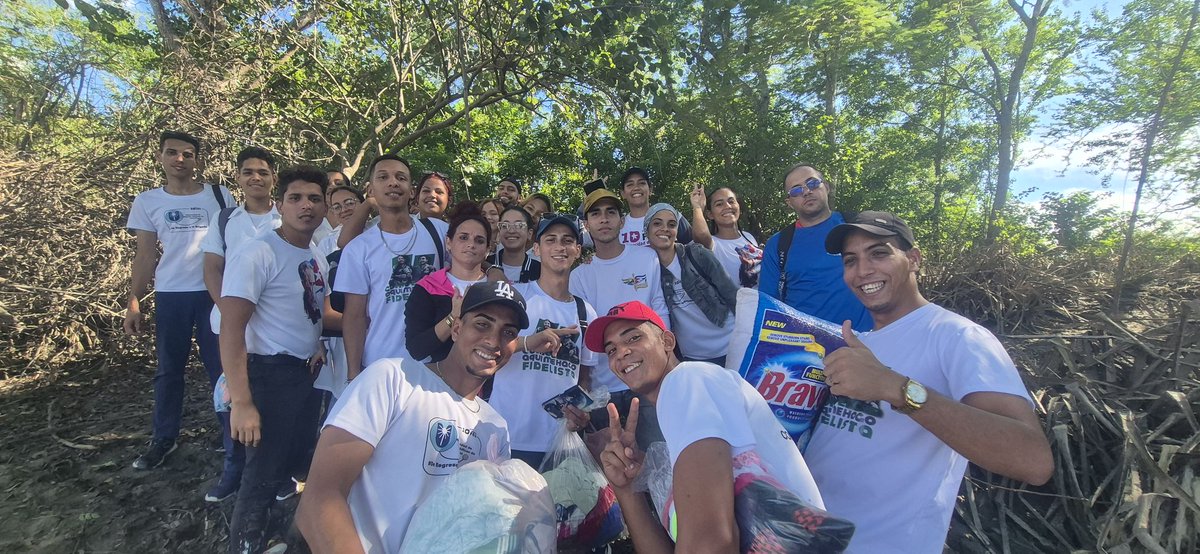 🌟 ¡Orgullosos de nuestros estudiantes de la Universidad de Ciencias Médicas de Granma! 🙌 Recorrrieron kilómetros para apoyar a las familias damnificadas en Río Cauto, demostrando su compromiso y solidaridad. ¡Gracias por su empatía! 💙

#Solidaridad #UCMGranma #RíoCauto