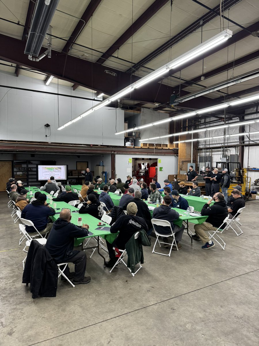 FinchTurf's tweet image. ✅ Another great Service Workshop in the books!!! Thanks to everyone who joined us in Avon, MA today! #StaySharp #NeverStopLearning 🛠️