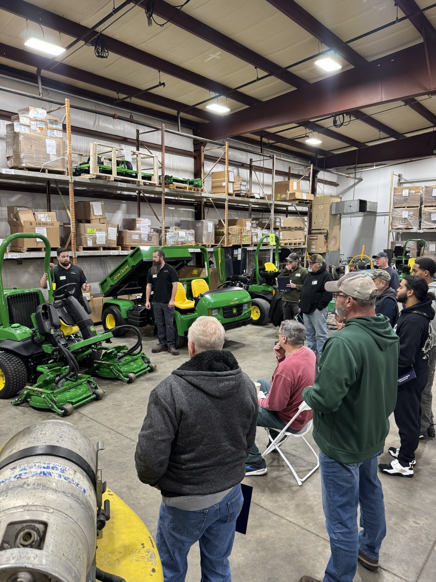 FinchTurf's tweet image. ✅ Another great Service Workshop in the books!!! Thanks to everyone who joined us in Avon, MA today! #StaySharp #NeverStopLearning 🛠️