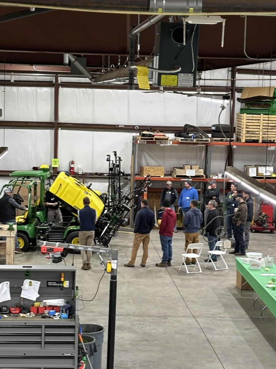 FinchTurf's tweet image. ✅ Another great Service Workshop in the books!!! Thanks to everyone who joined us in Avon, MA today! #StaySharp #NeverStopLearning 🛠️