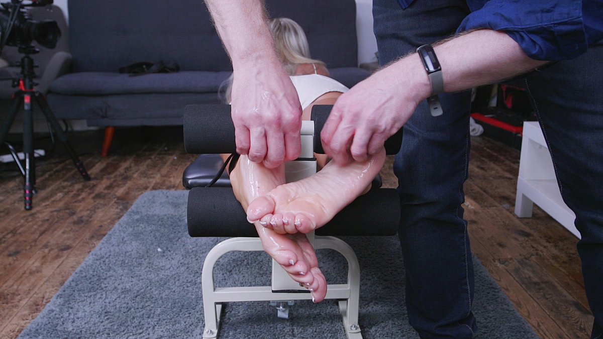 UK TICKLING tweet media