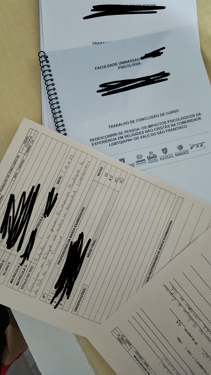 hanahbt's tweet image. TCC defendido e aprovado com NOTA MÁXIMA. Obrigada aos amigos do habblet que me deram apoio durante o trajeto e que foram fonte de afeto. Amo vocês!! 😭💓