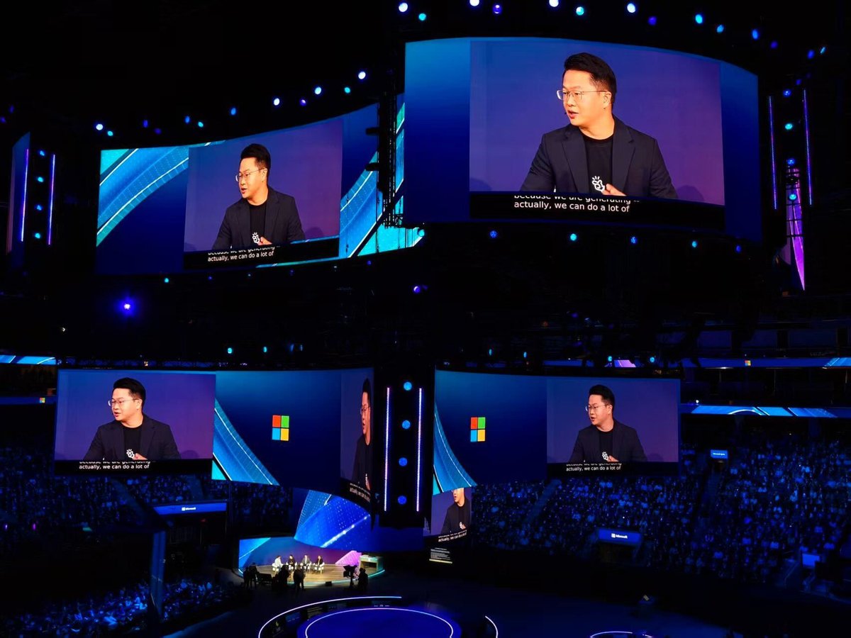 Big news from Microsoft Ignite 2025.

Our Co-Founder &amp; CPO Tao Zhang joined the morning keynote in a roundtable on the future of AI agents.

From personal use to everyday work, Manus will soon be part of more moments in your day.