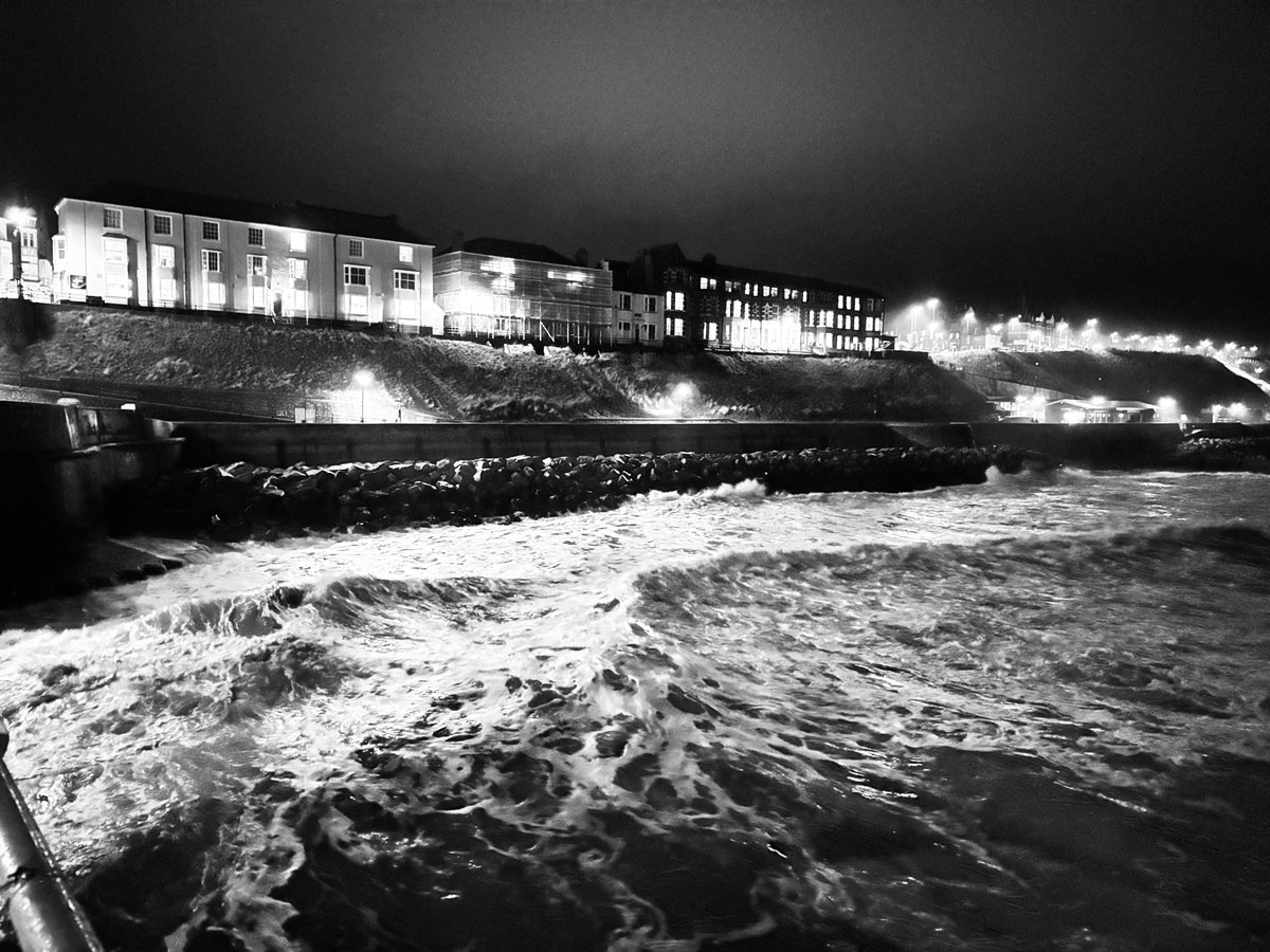 philcfoto's tweet photo. Fabulous Cromer Pier on a rather cold and windy November night! #CromerPier #Cromer #Norfolk #nightphotography #blackandwhitephotography https://t.co/auphKkI2AV