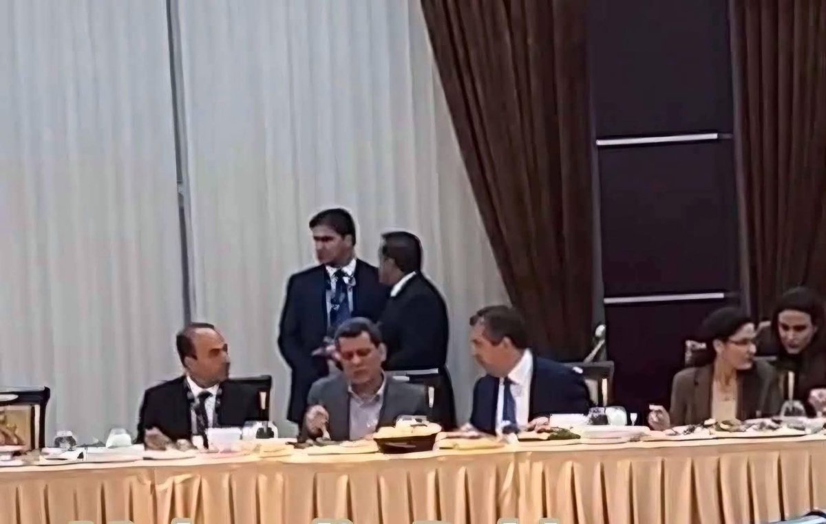 Rojava_Post's tweet image. The Middle East Peace and Security Forum, held at the American University, welcomes the Commander-in-Chief of the #Syrian_Democratic_Forces #Mazloum_Abdi.

#Rojava_Post