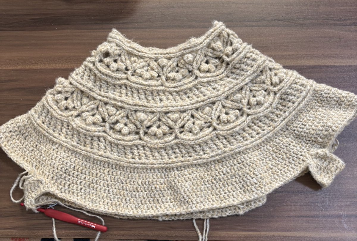 takapipi_3's tweet image. おはよぅございまっ😌引き続き編み🧶予定より早く渡せそう🥰❣️
ボディー入りますように😂
#編み物好きな人と繋がりたい