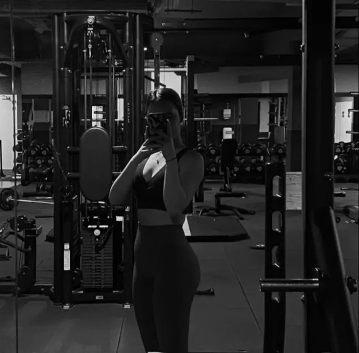 IsabellaRuby01's tweet image. 💪 Healthy body 🎨 creative mind Ready to collaborate with amazing clients! ✨🤝