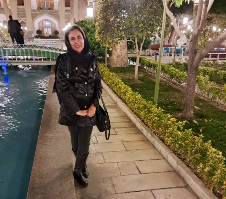 آخرین زن زندانی سیاسی محکوم به #اعدام در ایران #زهرا_شهباز_طبری است که فروردین امسال بازداشت و شش ماه بعد در شعبه اول دادگاه انقلاب رشت به اعدام محکوم شد. او در نامه‌ای از زندان لاکان، حکم مرگ صادر شده علیه خود را «فاقد مبنای حقوقی و نشانه‌ای از فقدان دادرسی عادلانه» توصیف کرد.