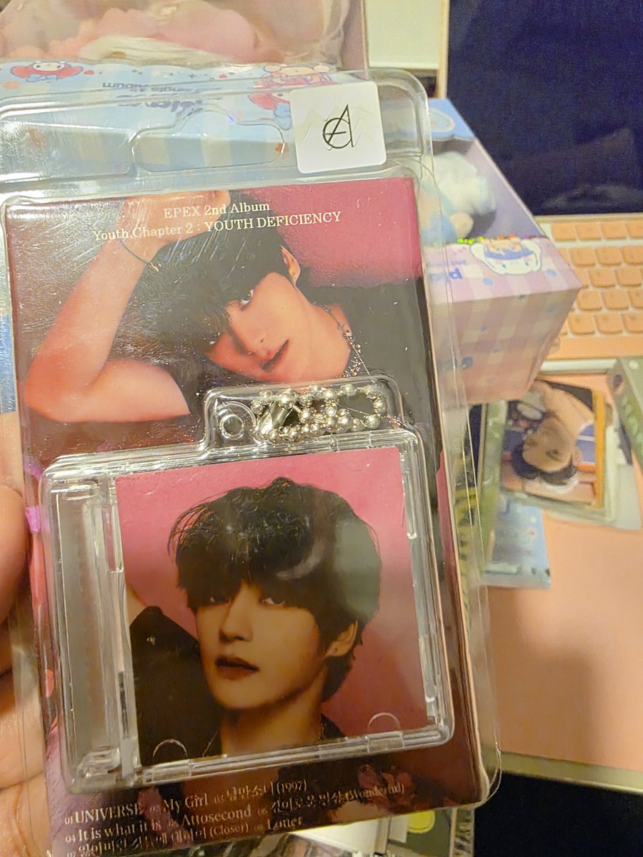 Inch check EPEX 2nd album keyring ver(?)

I got this as freebie when I bought my kickflip &amp; nexz sealed albums. 

I think this is still sealed, but I'm not collecting this. 

Pay for sf only.