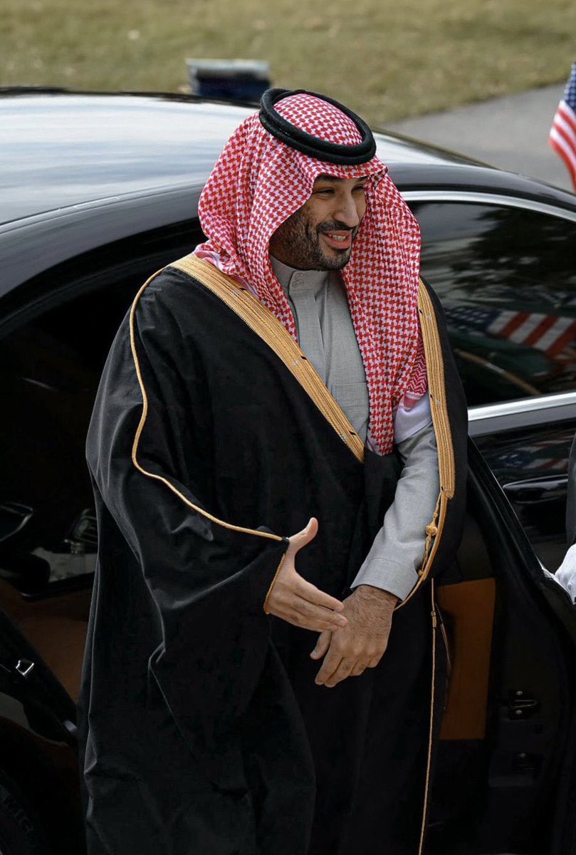 BANDR_70000's tweet image. قامت الدنيا معك يومك تقوم 
ومارجعت إلا بهيبـه وانتصـار 

سـر بـنا يامحمد وعزك يـدوم
ومعك حـنا من مسار إلى مسار🇸🇦
#ولي_العهد_الأمير_محمد_بن_سلمان 

الله يطول عمرك ويدييييمك ياحبيب شـعبك🥺🤍🤍