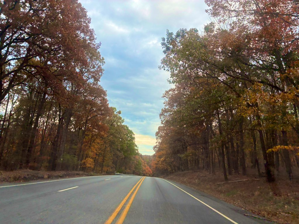 kevinfitz1's tweet image. Some folks say, &quot;if you keep rollin&apos;
And you keep it on the yellow line
It&apos;ll take you on the big highway&quot;