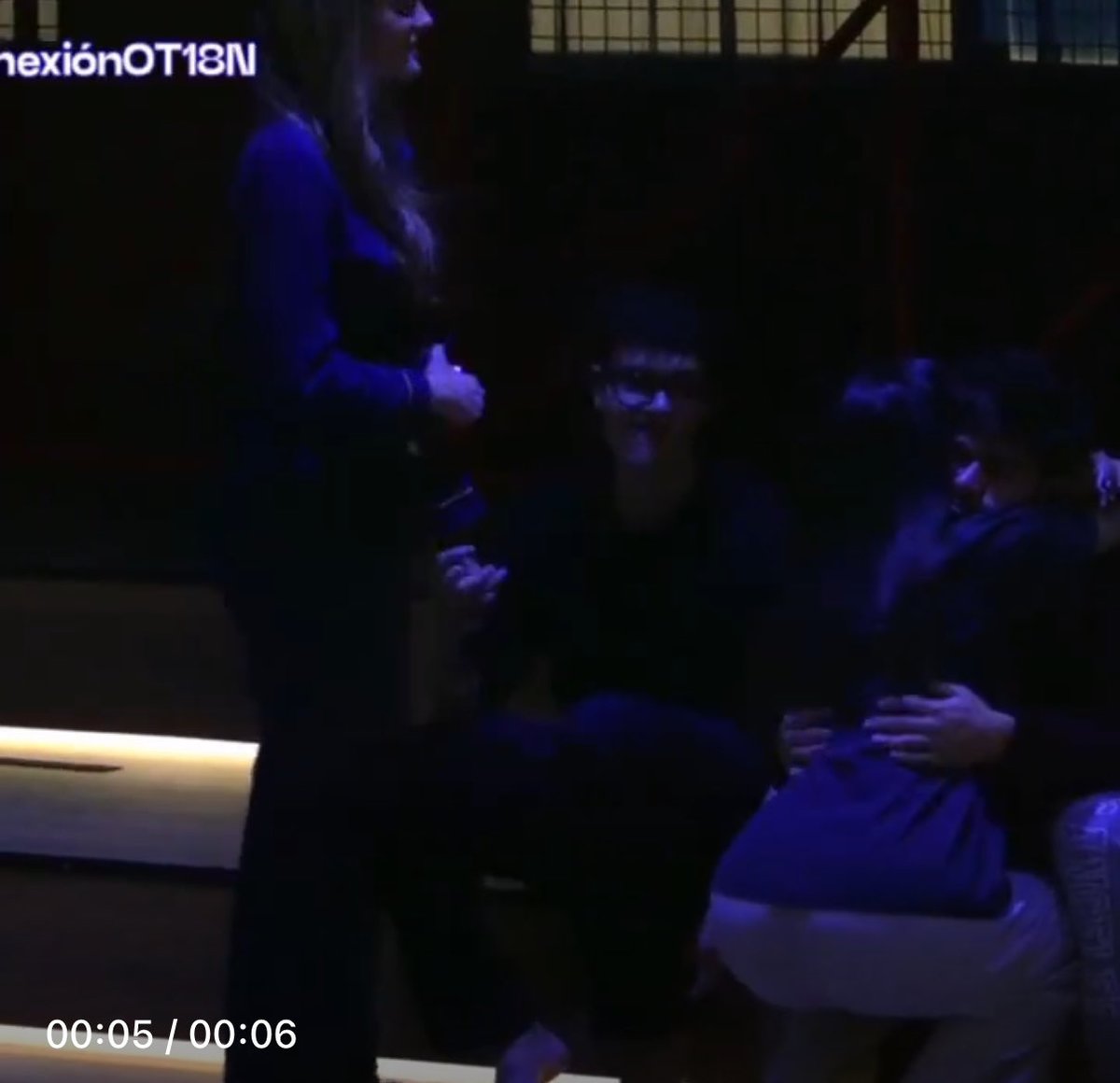 comentandOT____'s tweet image. QUE SE DAN LA MANO CON LOS DEDITOS ENTRELAZADOS QUE ES ESTO #OTDirecto18N