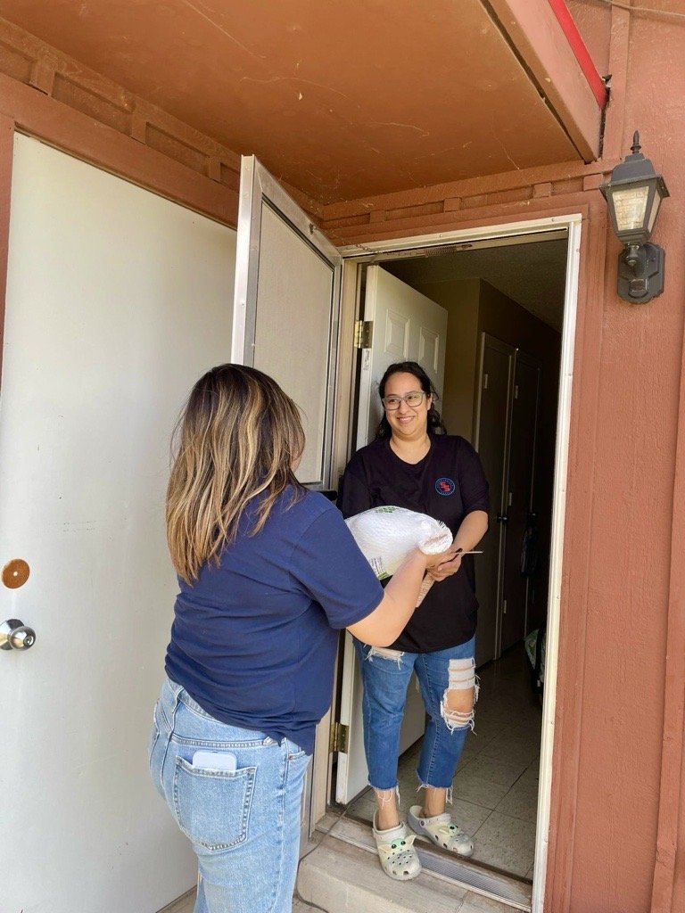 CesarJBlanco's tweet image. Our office kicked off our 11th Annual Thanksgiving Turkey Giveaway in Balmorhea today!

We were proud to provide turkeys to families in the community, helping ease the burden for those in need this holiday season.

A big thank-you to our community partners for helping us continue…