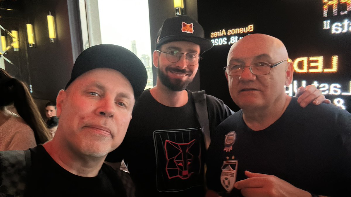 ClaudioH tweet media