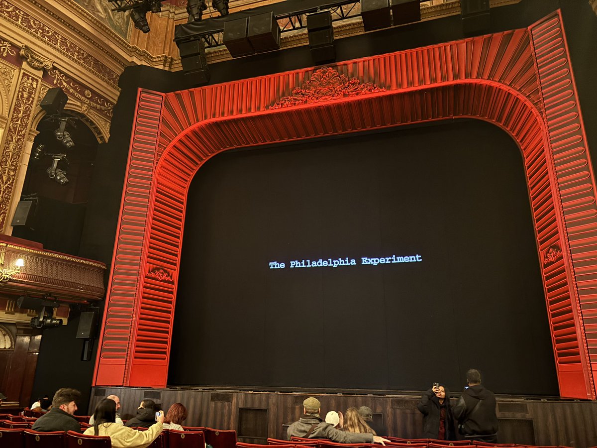 Waaaauw I’m blown away how incredible the play was for Stranger Things The First Shadow in London with <a href="/FingoFox/">Fingo 狐 🦊🎄 🔜 EF30</a> 😮😮‍💨. Amazing show and performance! Goosebumps.