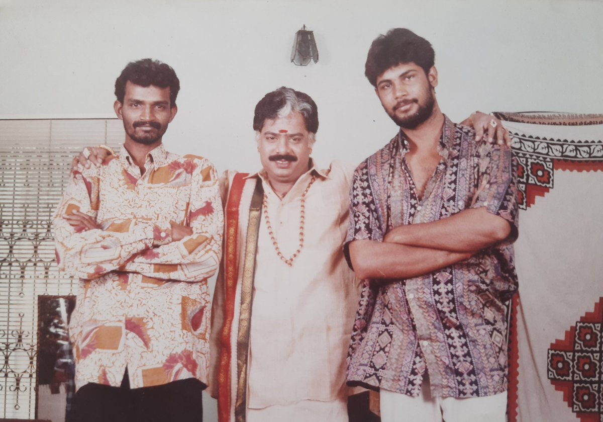 acmugil's tweet image. &quot;Time(machine)&quot;கிடைத்து🕛🪩🌀
RPR சார் &quot;கோபாலா கோபாலா&quot; திரைப்படத்தில் ஒரு (பிளாஷ்பேக்..)நகைச்சுவை காட்சியில்..&quot;நாட்டாமை&quot;யாக வந்து தீர்ப்பு சொல்வது போல்..  அதற்காக&quot;நாட்டாமை&quot; கெட்டப் போட்டு ஸ்டில் சூட் எடுத்தார்.. மகிழ்ச்சியான நினைவுக்காக எடுத்த புகைப்படம்.. 💟
அழகிய நாட்கள்4️⃣8️⃣📌