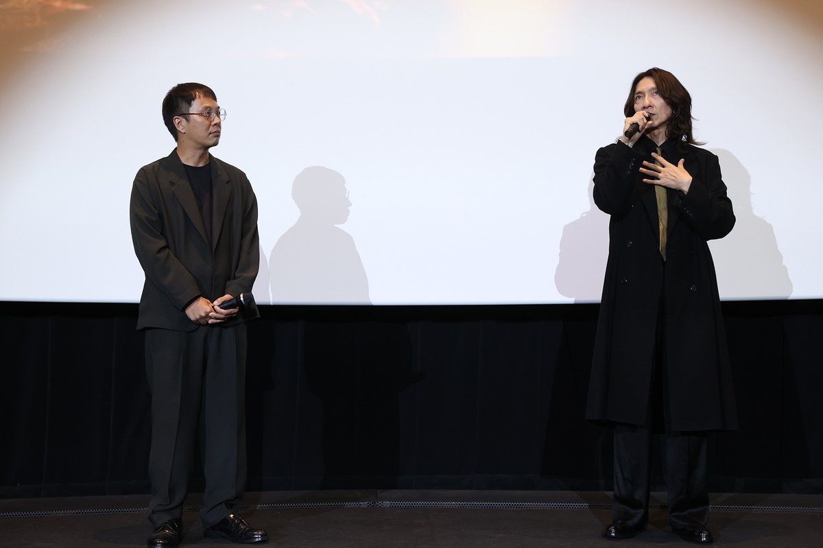 LittleBird_2024's tweet image. 吉井和哉（THE YELLOW MONKEY）に3年間密着したドキュメンタリー映画『みらいのうた』完成披露舞台挨拶  オフィシャルレポート

littlebird.site/1119-mirainout…

#みらいのうた #吉井和哉 #エリザベス宮地