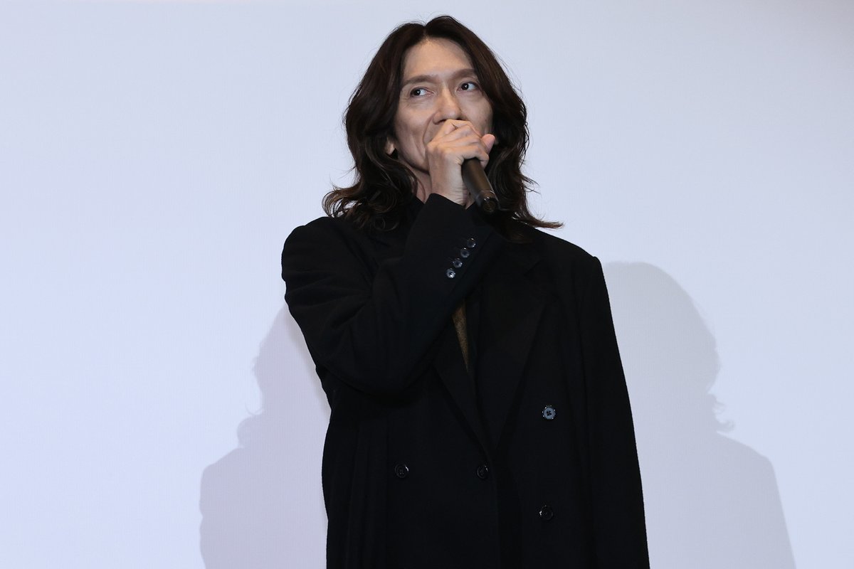 LittleBird_2024's tweet image. 吉井和哉（THE YELLOW MONKEY）に3年間密着したドキュメンタリー映画『みらいのうた』完成披露舞台挨拶  オフィシャルレポート

littlebird.site/1119-mirainout…

#みらいのうた #吉井和哉 #エリザベス宮地