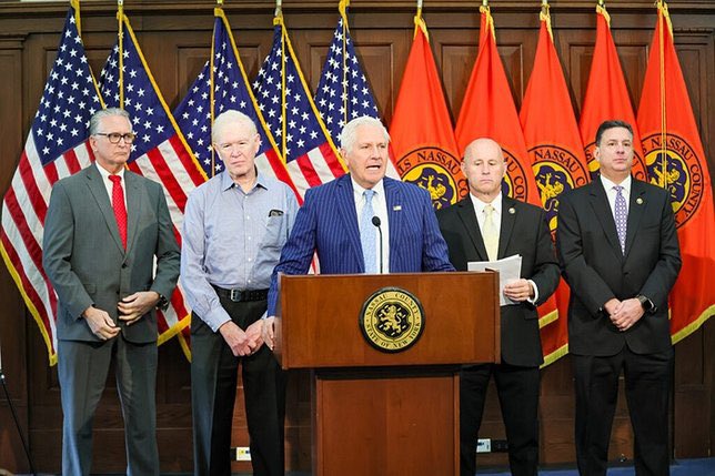 longisland's tweet image. Nassau County Executive Bruce Blakeman Announces Arrest And Deportation Of Illegal Migrant Acting As A Professional Thief longisland.com/news/11-18-25/…