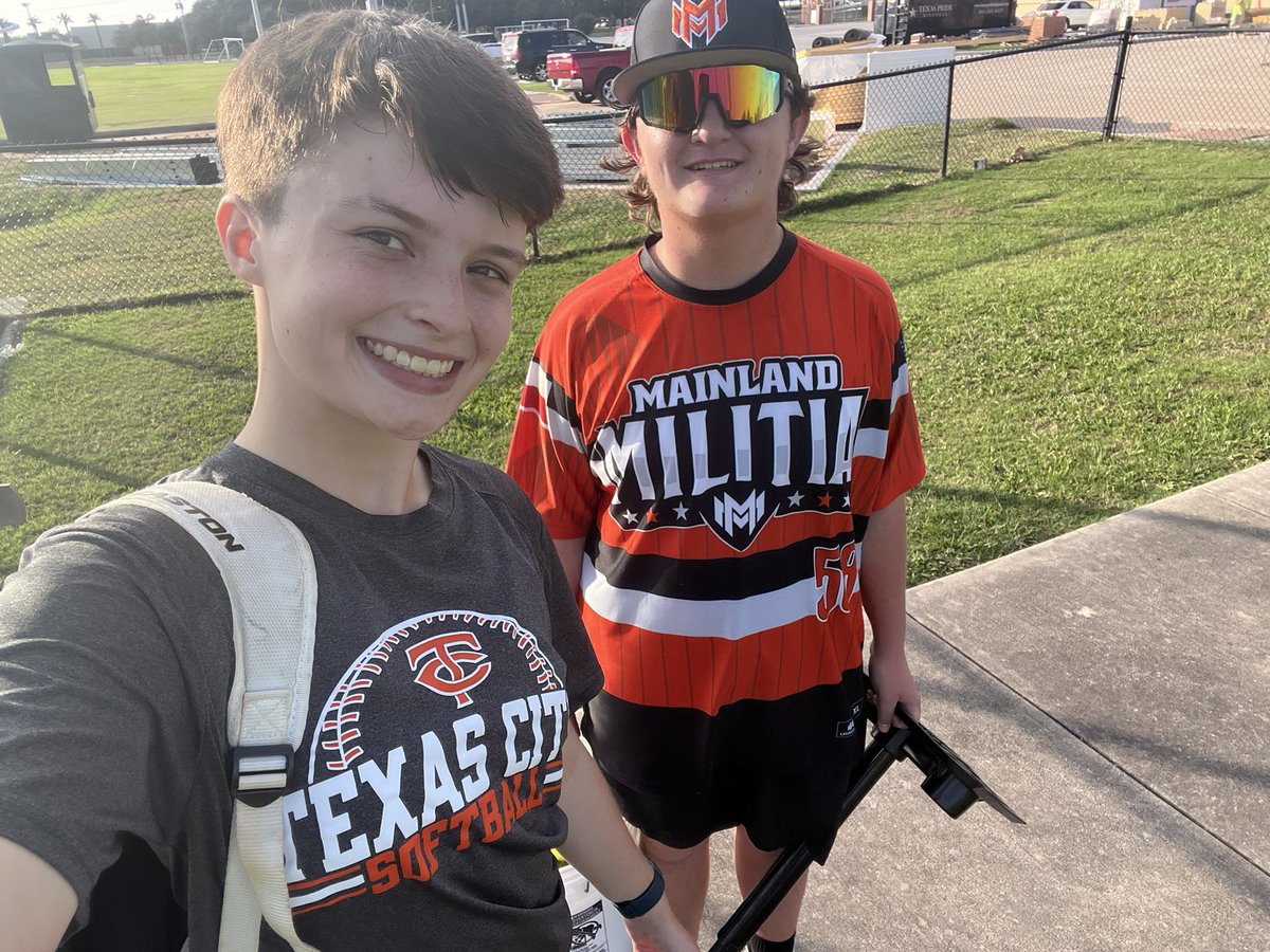 HaydenMilner26's tweet photo. Put some work in with my little brother today!!! https://t.co/OIL2uvGhHn