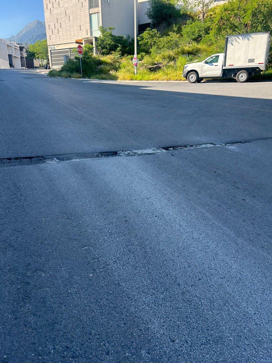 CarlosDanes's tweet photo. Trabajos sin terminar Avenida Colina nevada 3135 colonia colinas del Valle Mty @ayd_monterrey @Cicmty https://t.co/I1qARXNC7K