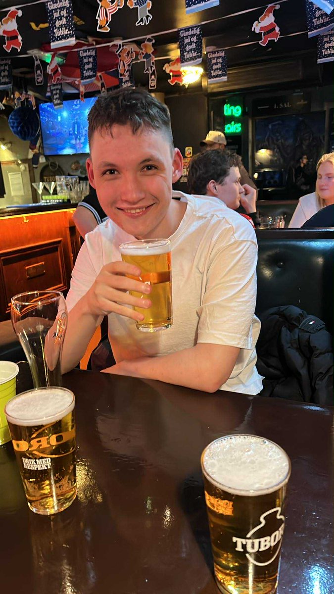 GnoffeCSGO's tweet image. Vandt powerligaen med ham her 
Skud ud til gutterne 
@bekkercs2 
@Mol011_ 
@nellozzcs2 
@VsterCS2 
@QueenixCS (coach)