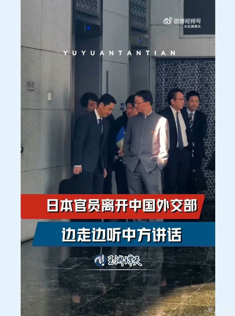 magosaki_ukeru's tweet photo. この映像を見る限り、中国アジア局長の態度が望ましいものとは思わない。但し、現在の中国の雰囲気は、外交的���識を超えて居丈高にふるまうことが歓迎される空気が蔓延していることだ。そこまで厳しい。いずれにしろ外務省局長レベルで解決できる段階ではない。 https://t.co/p3MuSvT2LW