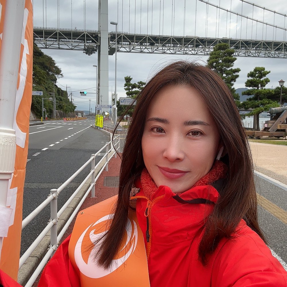 参政党・山口3区国政改革委員の島村かおる（＠Kaoru_Shimamu ）さんが、ポストする度にフォロワーが爆増している。
目指せ万垢！！