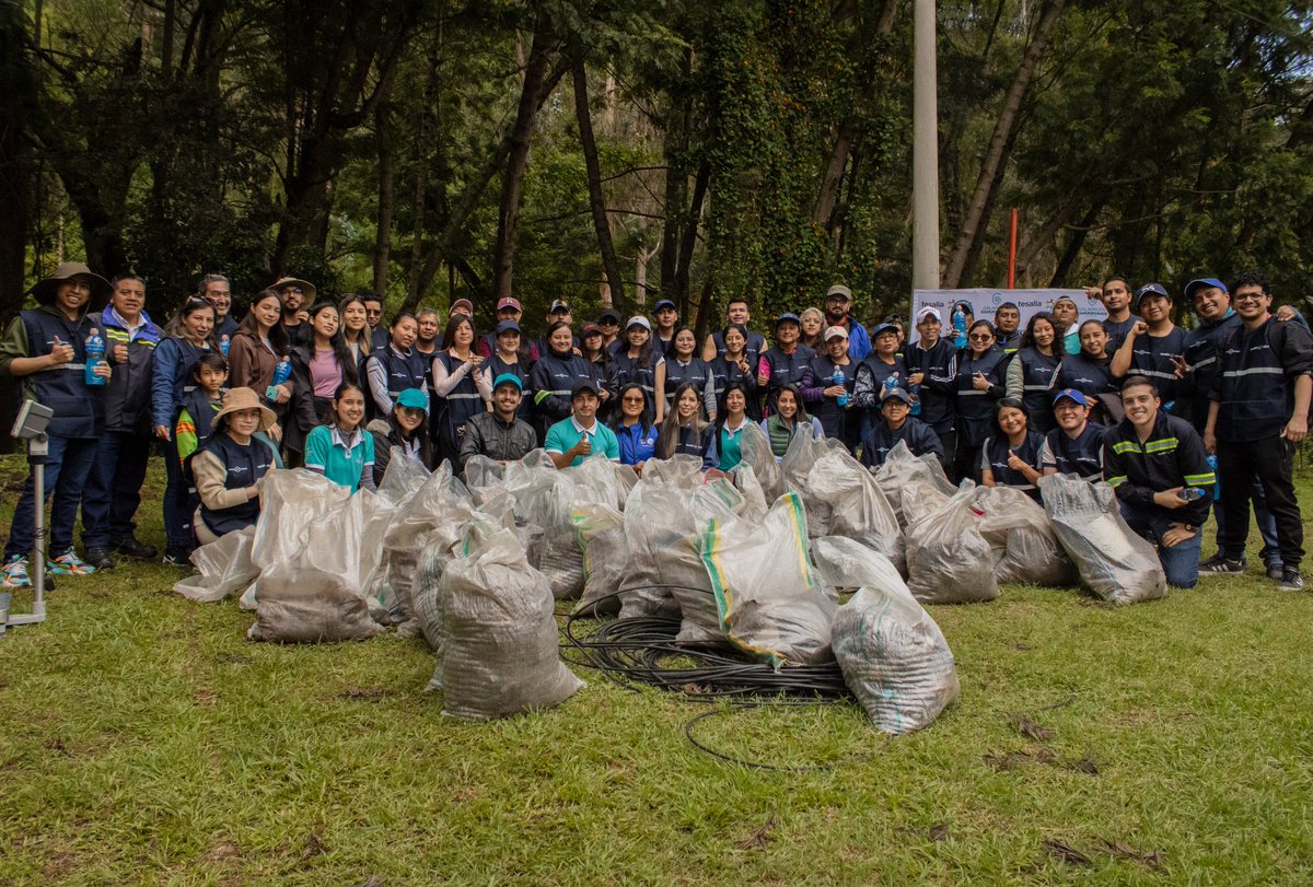 ichthion's tweet image. Agradecemos a @TesaliaCBC por impulsar una alianza que protege nuestros ecosistemas y las Islas Galápagos desde la fuente.

Juntos en una minga en el Río San Pedro, más de 40 colaboradores de @TesaliaCBC recolectaron 1.219,5 lb de residuos, evitando que lleguen al océano. 🌊🌎