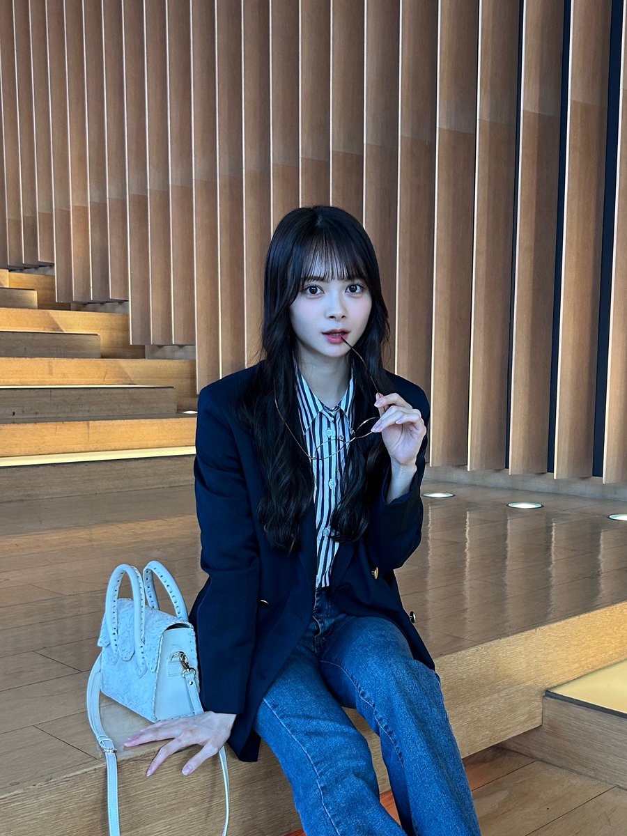 ദ്ദി˶ｰ̀֊ｰ́ )