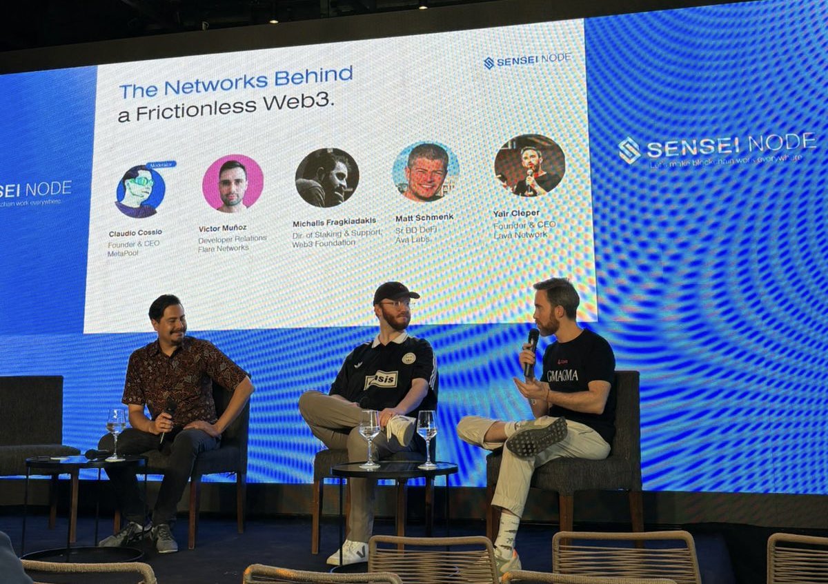 On stage at SenseiMagic:
The Networks Behind a Frictionless Web3
w/ <a href="/ccossio/">Claudio Cossio</a> from MetaPool, Matt Schmenk (Ava Labs / <a href="/MattSchmenk/">Matt🔺🏔</a>), and <a href="/yaircleper/">Cleper 🌋 ➡️ Devcon 🇦🇷</a> from Lava Network.
Big insights on making Web3 seamless. ⚡️