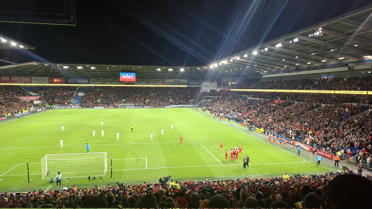 JS1993_'s tweet image. Cymru 7-1 Gogledd Macedonia🏴󠁧󠁢󠁷󠁬󠁳󠁿🇲🇰 
- Honestly, what did I just witness tonight?! Bring on the play-offs!