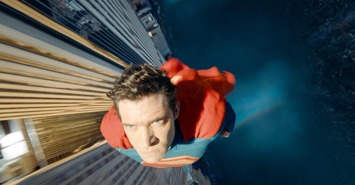 Que Man Of Tomorrow tenha mais desses ângulos pfvr 🙏🏻🙏🏻