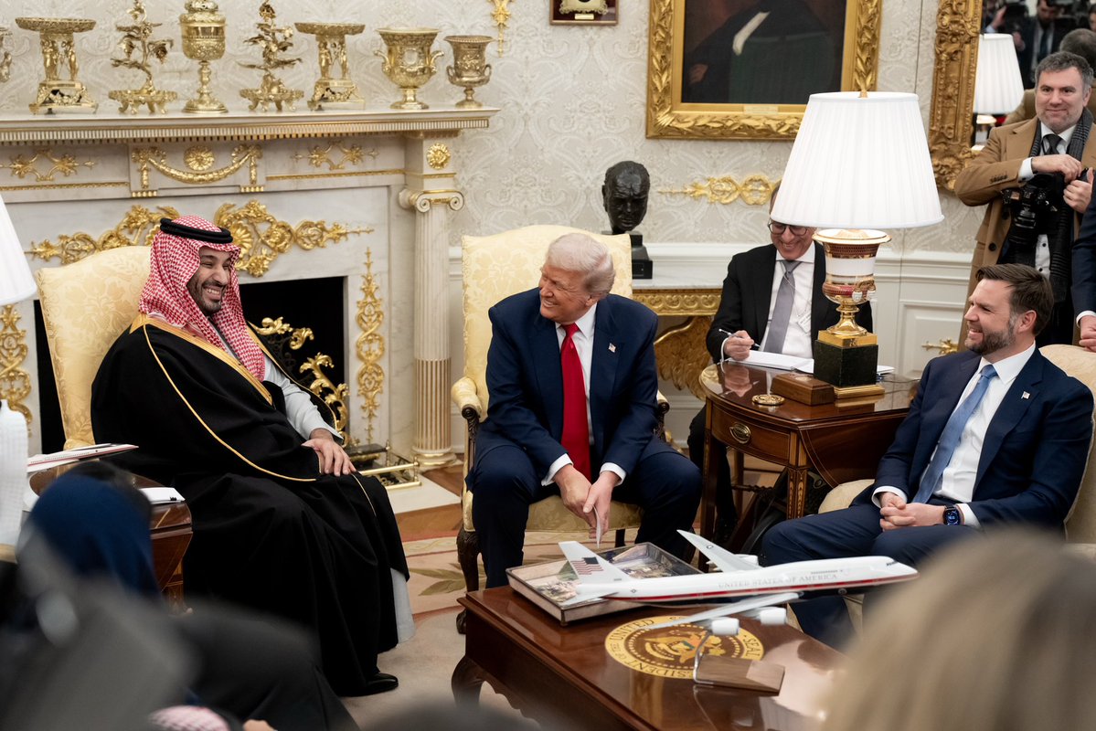 VP's tweet image. Vice President Vance and @POTUS welcome the Crown Prince of the Kingdom of Saudi Arabia Mohammed bin Salman at the White House 📸