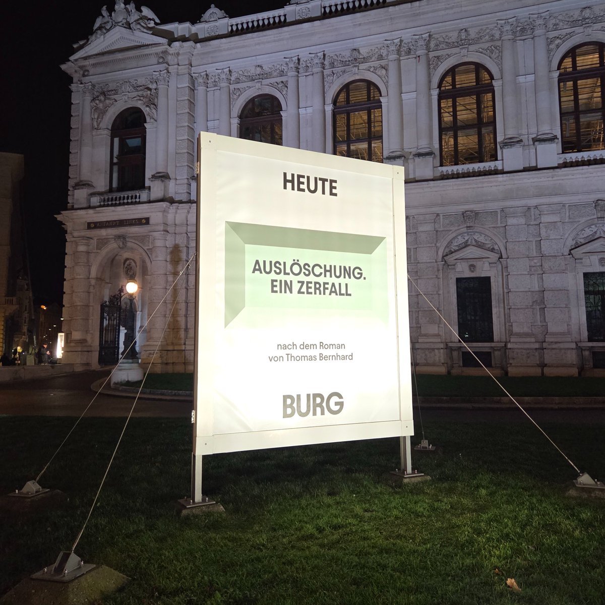 ベルリン／ウィーン⑲　台詞劇     

2025年11月17日（月）19時30分　   
Burgtheater (Wien)    

Auslöschung. Ein Zerfall