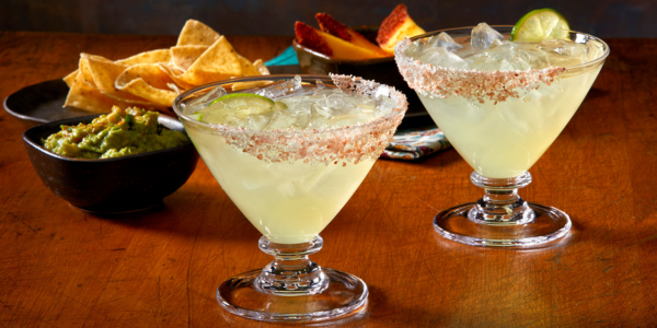 Oz_Hospitality's tweet image. 🍸🧊Whether it’s perfect cubes for #cocktails, flakes for fresh displays, or nuggets for blended drinks, Manitowoc has a model designed to suit your space and service style. ow.ly/A5Ef50XtQ88

#IceMachine #hospitalityindustry #icemachineservice