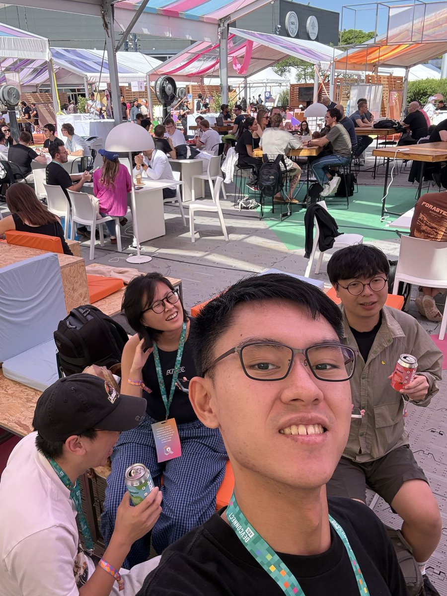 Vincentho66's tweet image. First &amp;amp; second day in Devconnect BA!
#devconnect