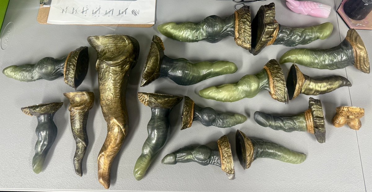 Made some stunning green and gold pours for MFF!