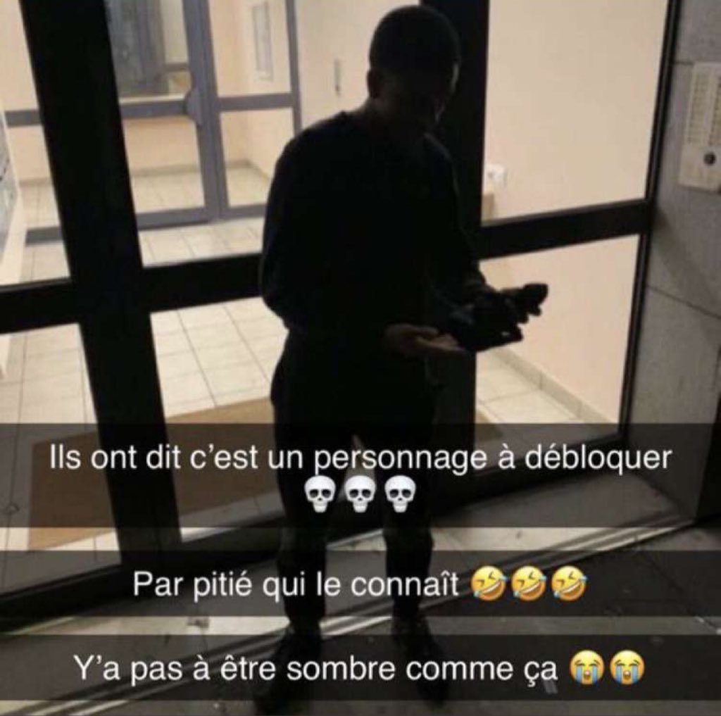 useerr0034's tweet image. Ma futur femme je l’a voie comme ca genre dans ma tête y’a un croquis avec un point d’? J’ai trop envie de rencontrer le personnage inconnu mais ce jour n’arrivera probablement jamais