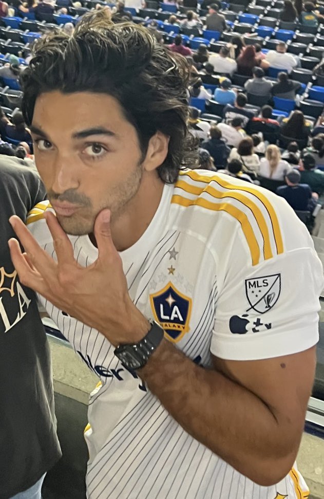 acdhandfidget's tweet image. i need to SQUISH