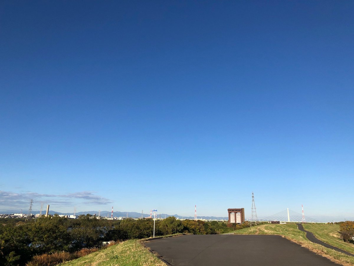 kmt_sbd's tweet image. おはきもと！　🐱です
戸田は☀️ 冷えてます！

最近仕事が立て込んでいて
朝ポストしかできていません
仕事が多いのはありがたいけど
余裕がないのはツライですな

週末の三連休を拠り所に頑張らないと

週の真ん中水曜日
今日もよろしくお願いします🍀

#企業公式が毎朝地元の天気を言い合う