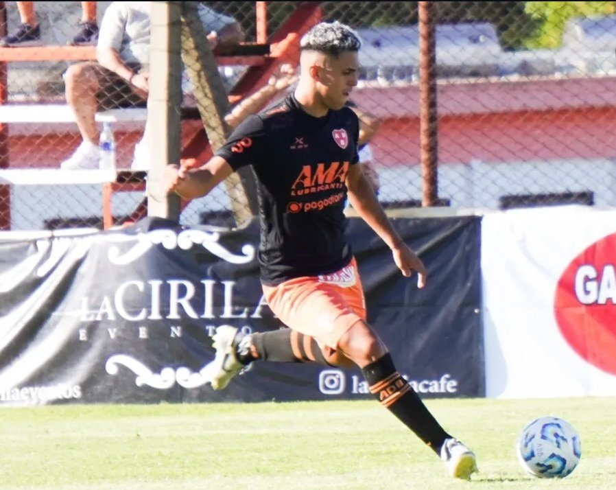 Hablo el "Mata" Rodriguez por <a href="/radiofmq/">Radio FMQ</a> y tiro una 💣

"Estamos hablando, Quilmes es una buena vidriera para Segundo (Rodriguez). Lo vamos a hacer entre presidente y presidente, como tiene que ser"