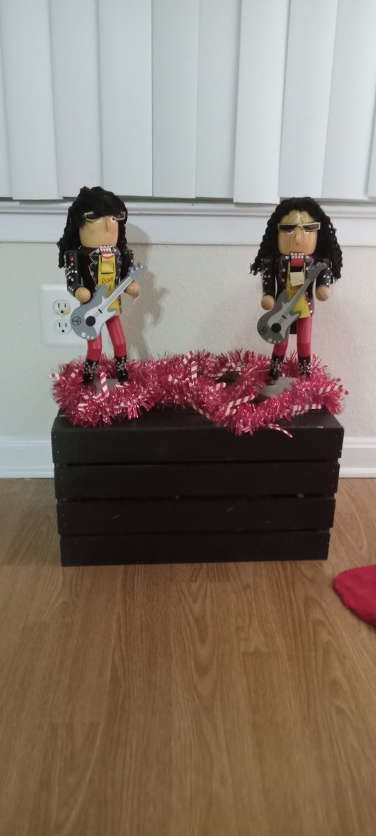 MetalMamaLady's tweet image. #Christmas #Christmas2025 #metalfamily #ChristmasTree