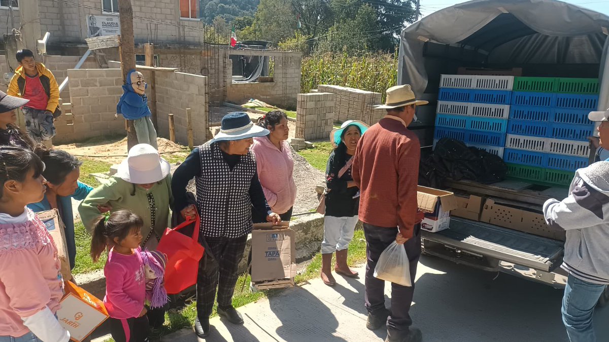 CNCEdodeMex's tweet photo. Desde #VillaDelCarbón, el Comité Municipal Agrario que encabeza #AbelardoBarrera entregó aves de postura, avanzando en la Agenda del Campo impulsada por @CarmenCarrenoG para fortalecer al #CampoMexiquense y a nuestras y nuestros #Cenecistas. 

#VivaLaCNC👊🏽🔴🇲🇽 https://t.co/vvd6AsSTRP